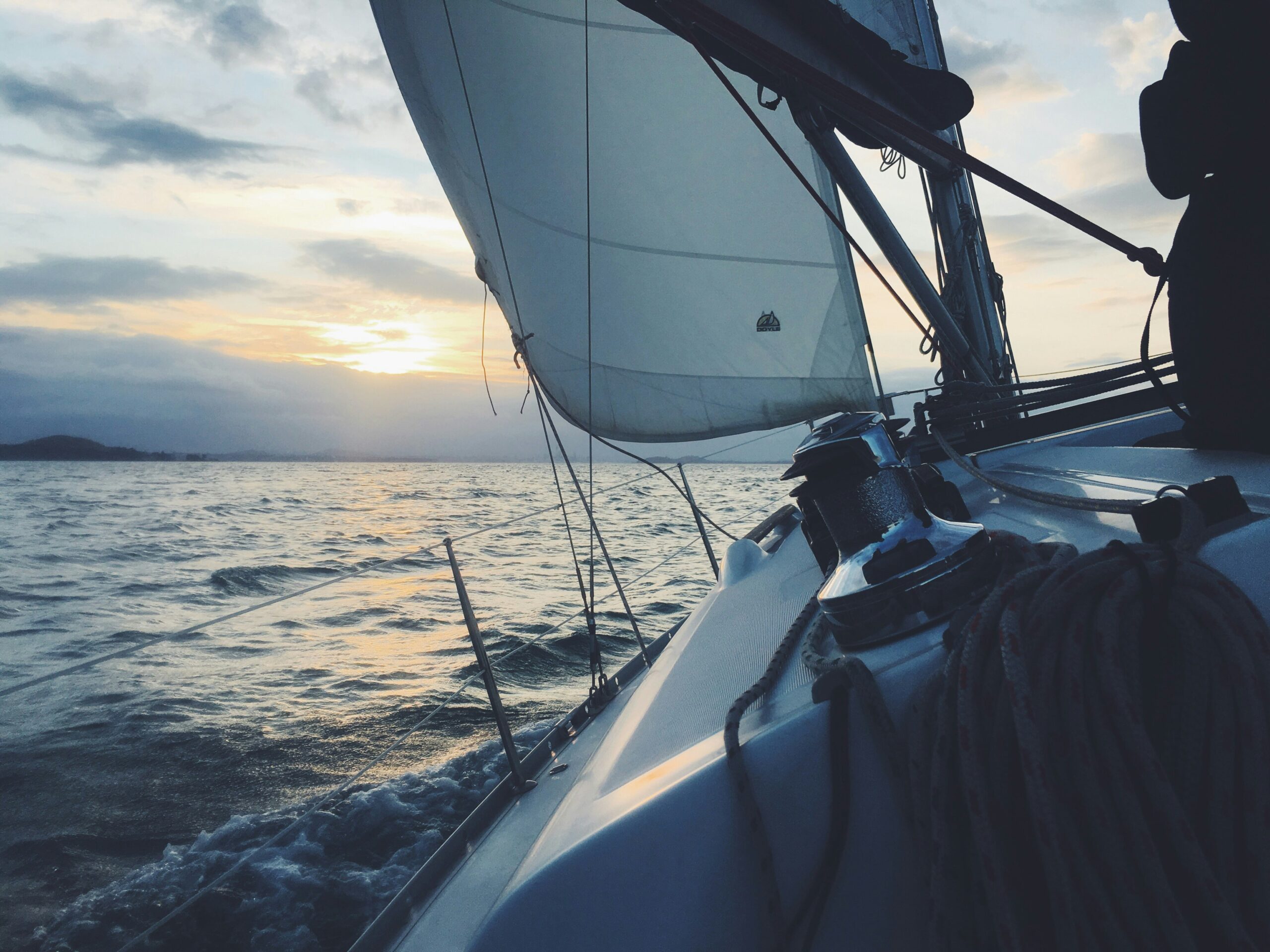 Sailboat on starboard tack